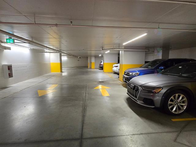 Vue du garage intérieur de la Tour des Canadiens 3